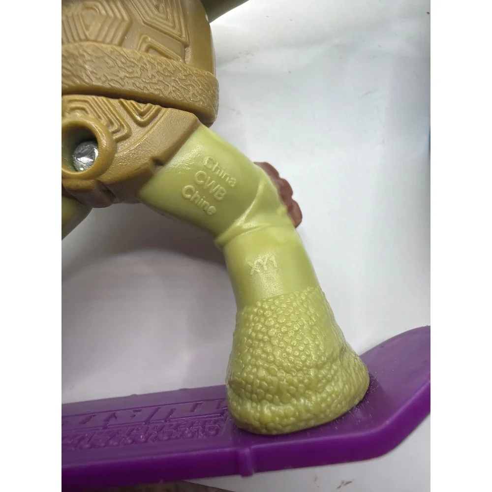 TMNT Donatello Skateboard Figure 2013 McDonalds Happy Meal Toy Nickelodeon